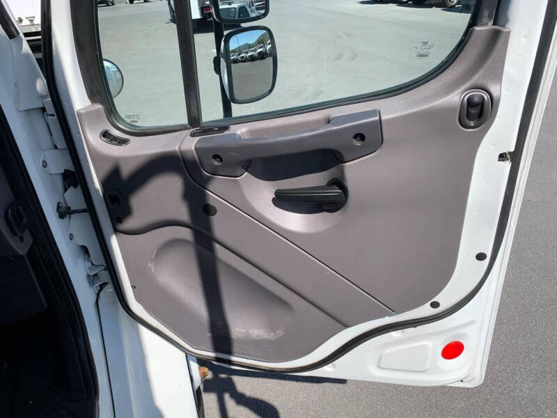 2016 Freightliner M2 106