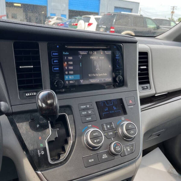2017 Toyota Sienna