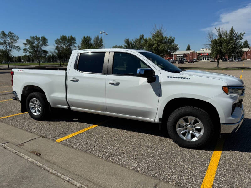 Image of 2022 Chevrolet Silverado 1500 LT