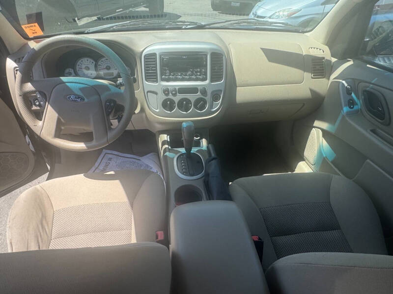 2005 Ford Escape XLT