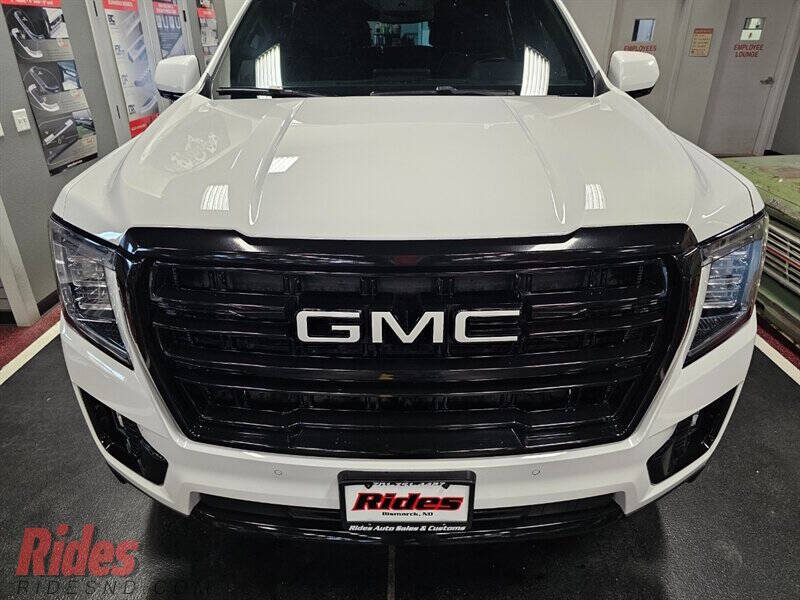 2023 GMC Yukon SLT