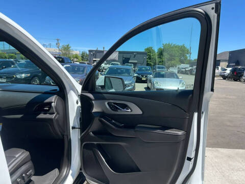 2023 Chevrolet Traverse LT Leather