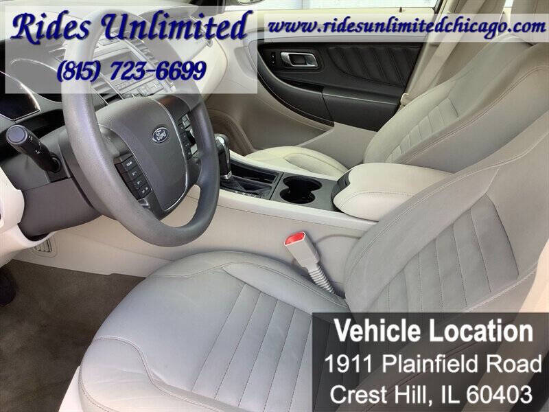 2011 Ford Taurus SE