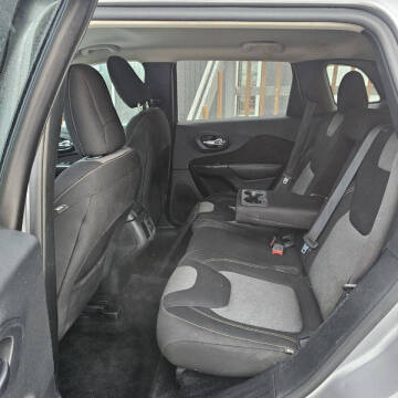 2016 Jeep Cherokee Sport