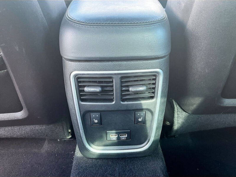 2019 Chrysler 300 C