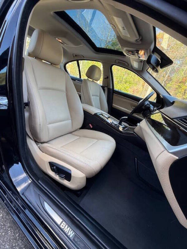 2016 BMW 5 Series 528i