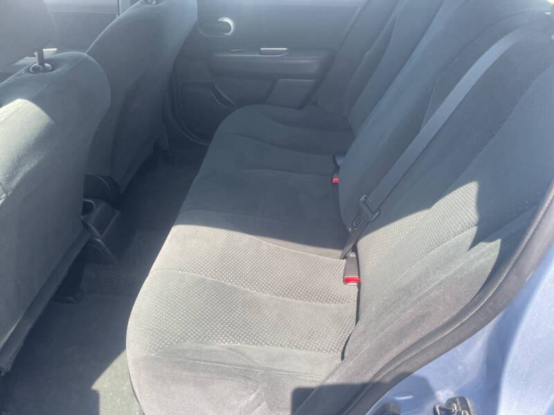 2011 Nissan Versa 1.8 S