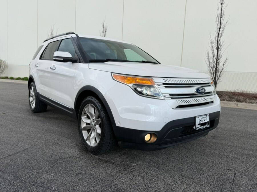 Off white 2013 Ford Explorer Limited Limited 4dr SUV 1