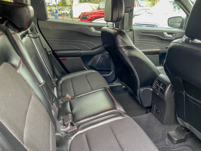 2025 Ford Escape ST-Line