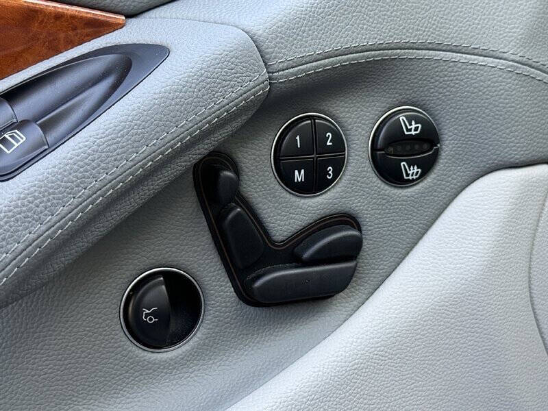 2003 Mercedes-Benz SL-Class 39