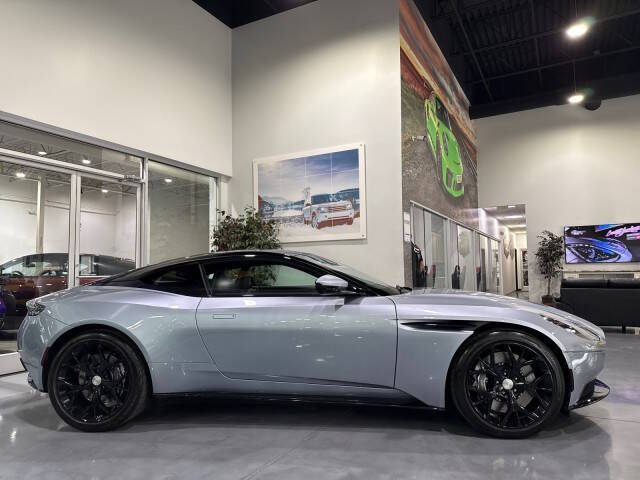 2019 Aston Martin DB11 V8