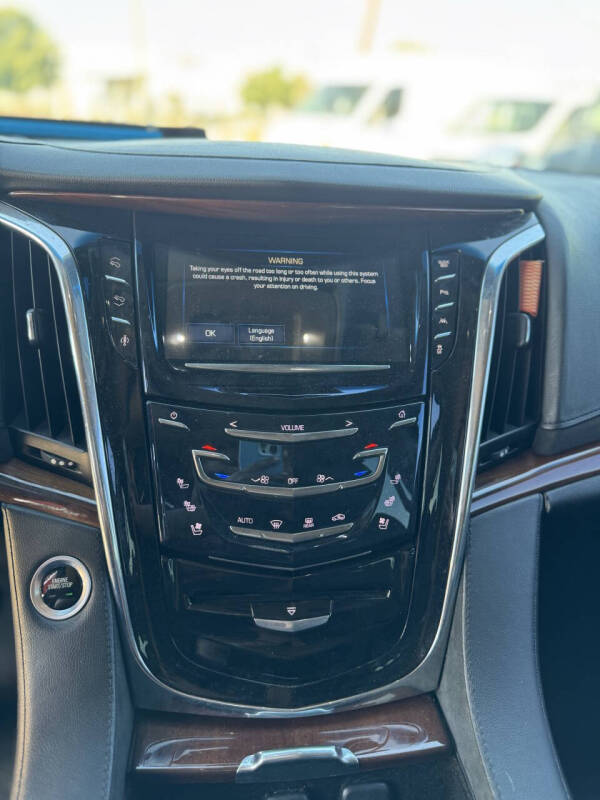 2016 Cadillac Escalade Luxury Collection