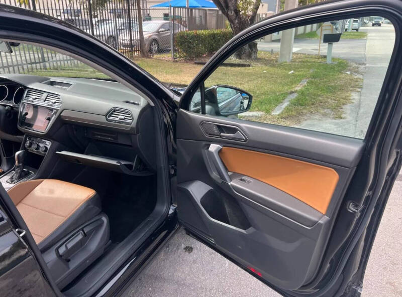 2018 Volkswagen Tiguan 2.0T SEL 4Motion