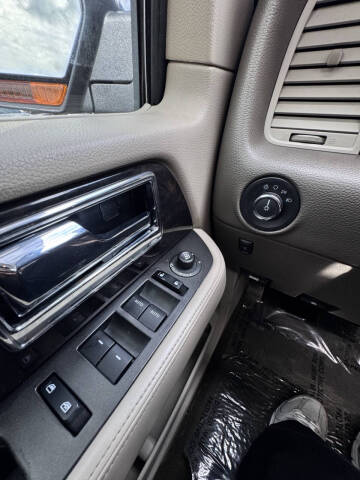 2016 Lincoln Navigator Select