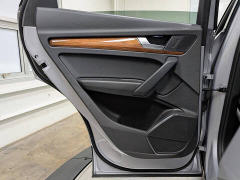 2023 Audi Q5 quattro Premium 40 TFSI