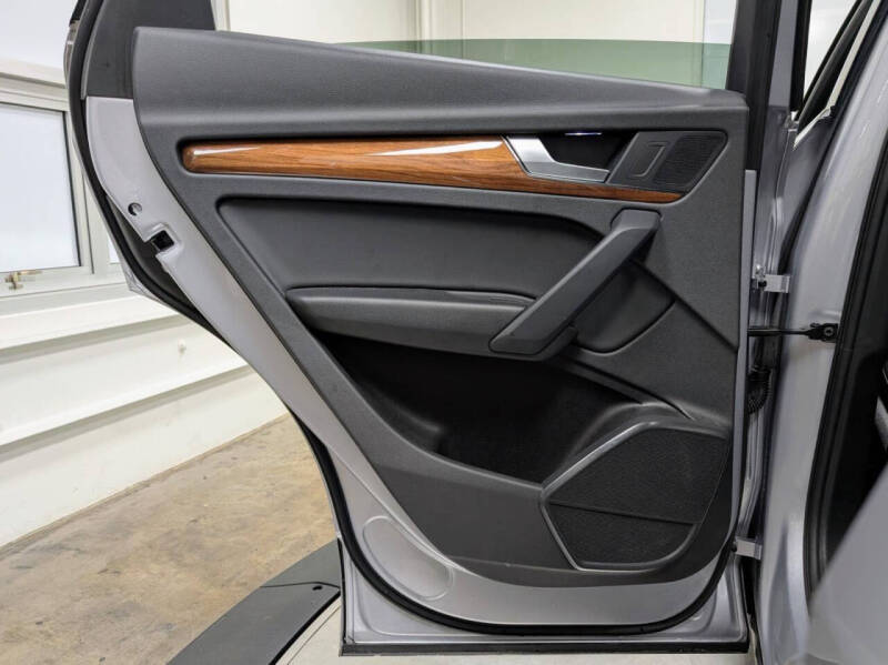 2023 Audi Q5 quattro Premium 40 TFSI