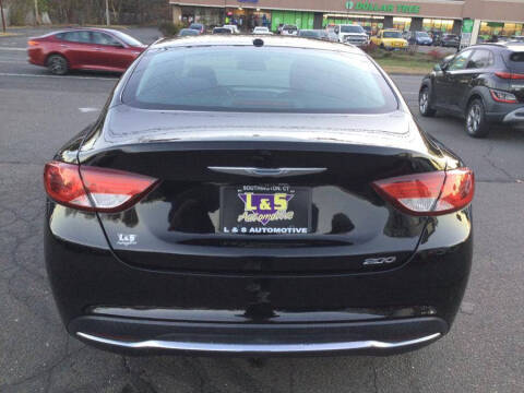 2015 Chrysler 200 Limited