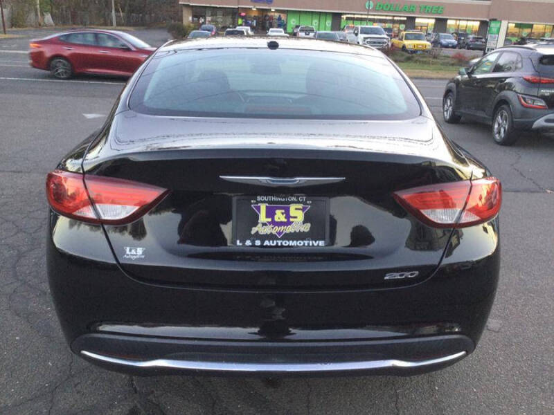 2015 Chrysler 200 Limited