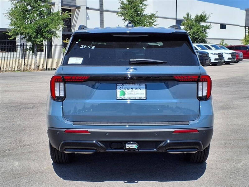 2025 Ford Explorer ST-Line