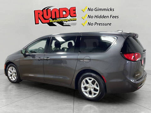 2017 Chrysler Pacifica Touring-L