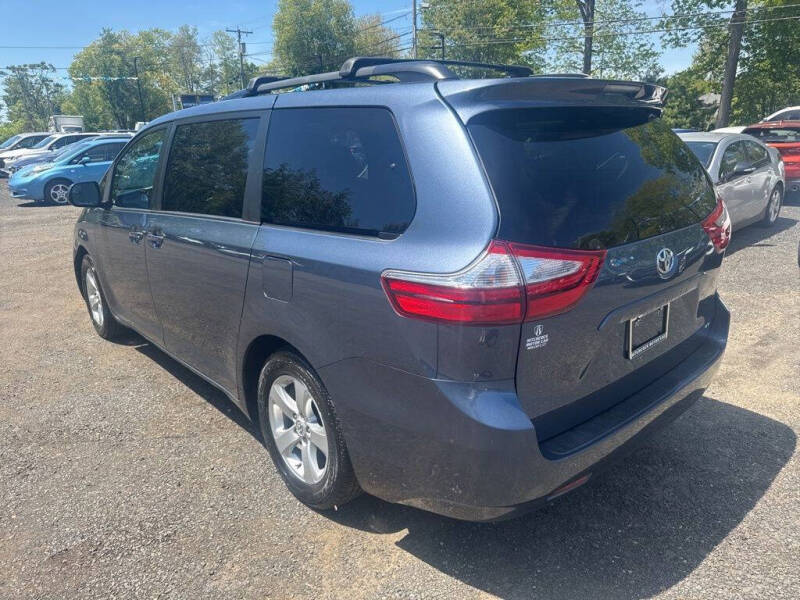 2017 Toyota Sienna
