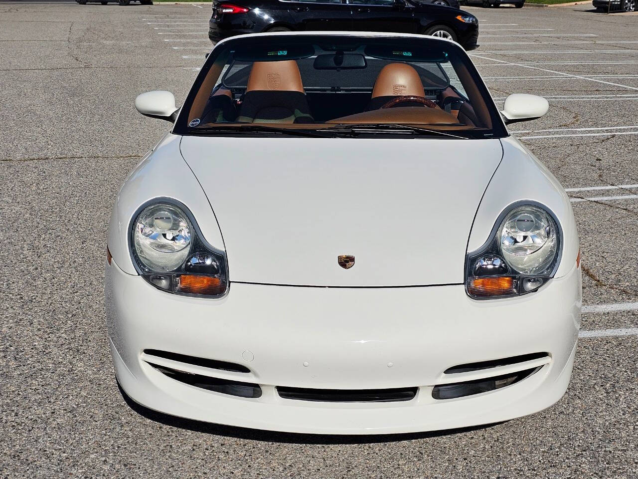 2001 Porsche 911 17
