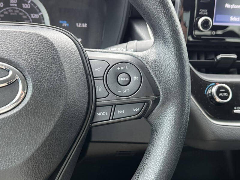 2022 Toyota Corolla LE