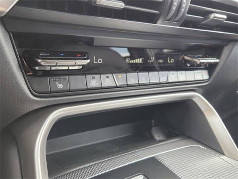 2025 Mazda CX-70 Plug-in Hybrid Premium