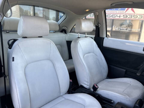 2008 Volkswagen New Beetle Triple White