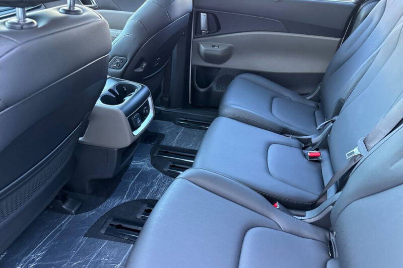 2026 Kia Carnival SX