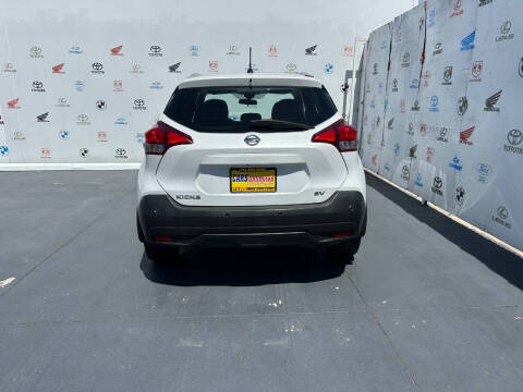 2020 Nissan Kicks SV