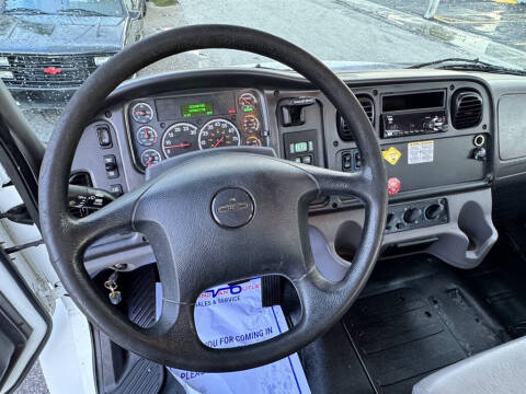 2019 Freightliner M2 106