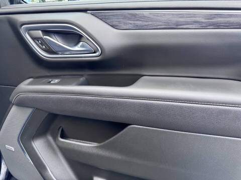 2023 GMC Yukon XL SLT