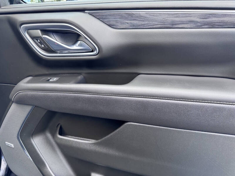 2023 GMC Yukon XL SLT