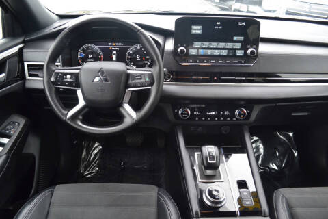 2023 Mitsubishi Outlander Black Edition