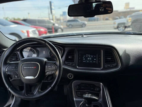 2015 Dodge Challenger SXT