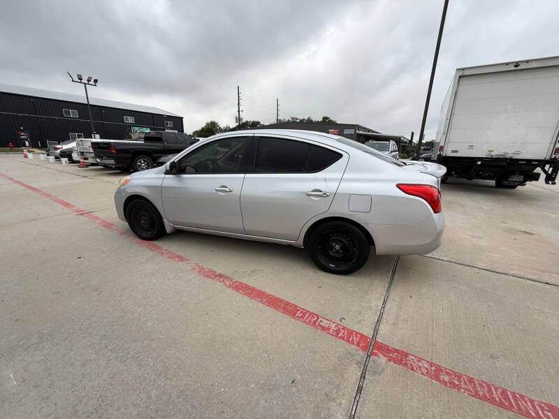2014 Nissan Versa 1.6 S