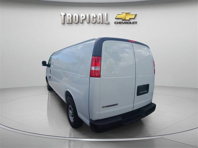 2025 Chevrolet Express 2500
