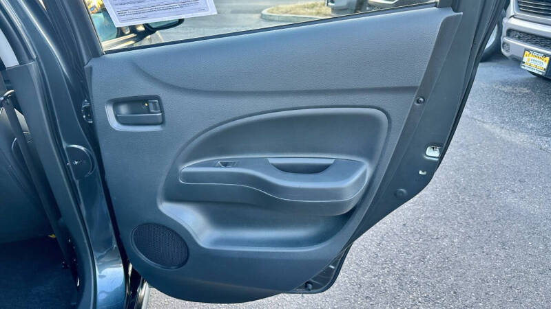 2024 Mitsubishi Mirage ES