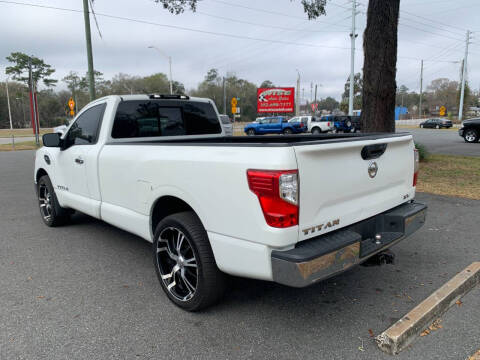 2017 Nissan Titan SV