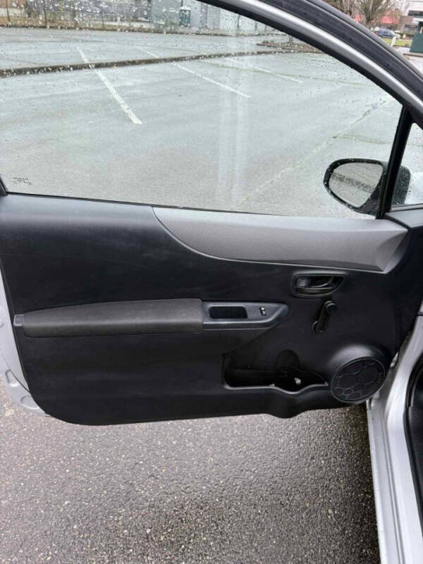 2014 Toyota Yaris 3-Door L Fleet