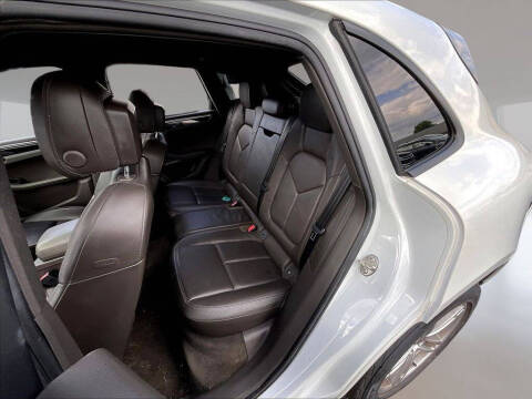 2018 Porsche Macan