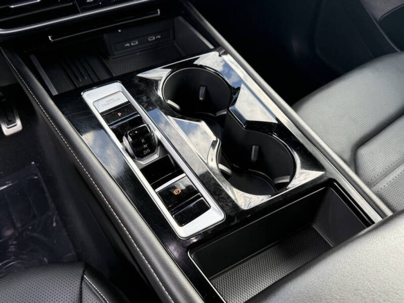 2026 Volkswagen Atlas Cross Sport SEL R-Line Black 4Motion