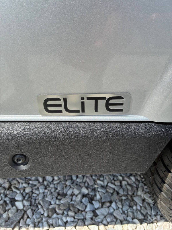 2021 E-Z-GO RXV ELiTE