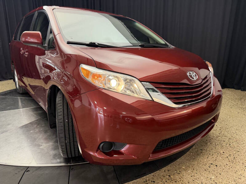 2015 Toyota Sienna LE 8-Passenger