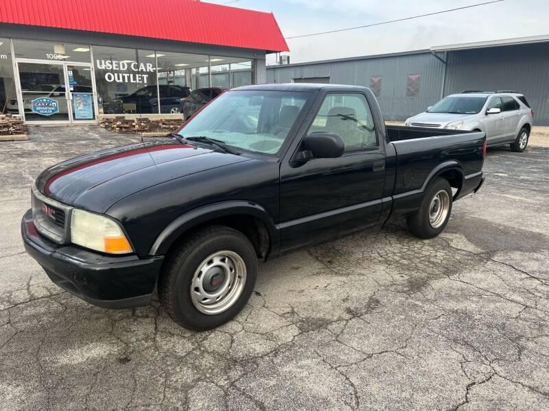 2000 GMC Sonoma for sale at Used Car Outlet in Bloomington IL