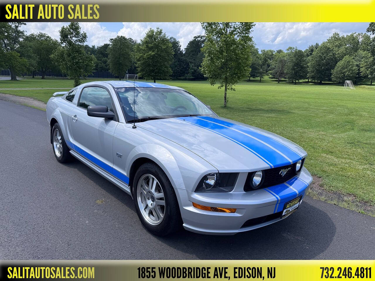 2005 Ford Mustang 1