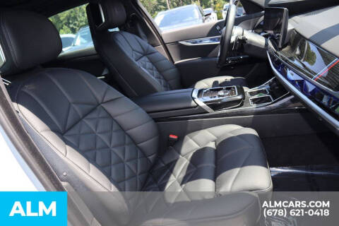 2025 BMW 7 Series 740i