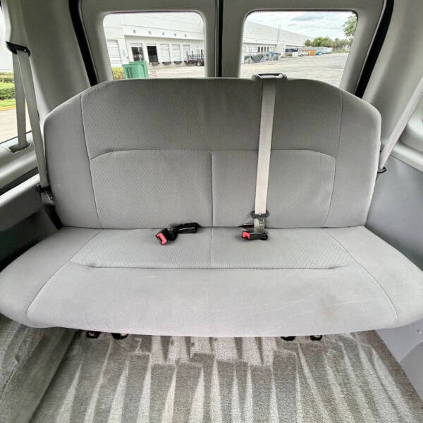 2011 Ford E-350