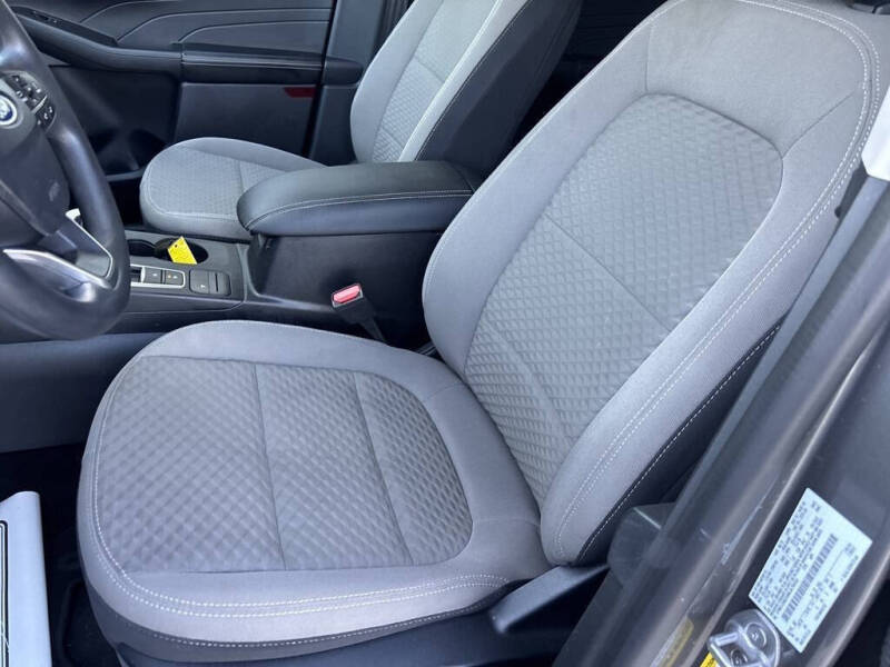 2021 Ford Escape Hybrid SE